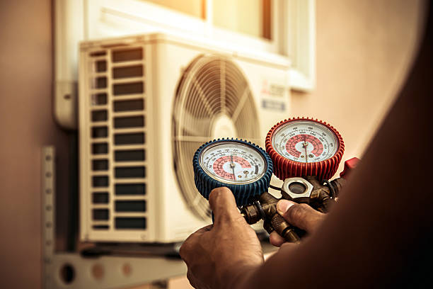 Professional Ac Installation technician working in Beecher, MI
